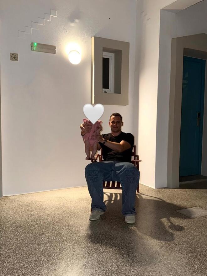 Κατερίνα Καινούργιου - Παναγιώτης Κουτσουμπής: Οικογενειακή απόδραση στην Κρήτη!