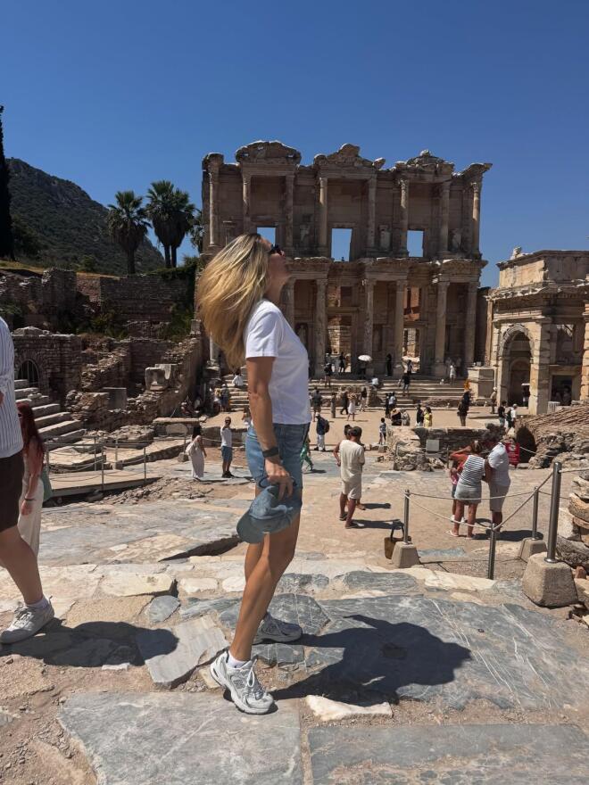 Το διαφορετικό ταξίδι της Μαριέττας Χρουσαλά στην Τουρκία