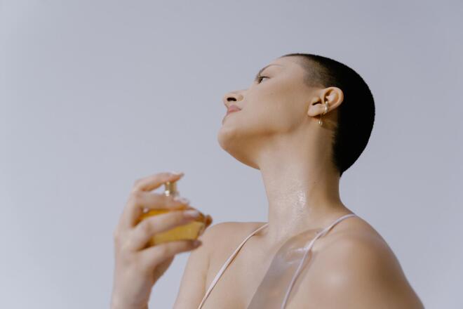 Summer Perfume: τα αρώματα που αξίζουν μια θέση στη βαλίτσα σου