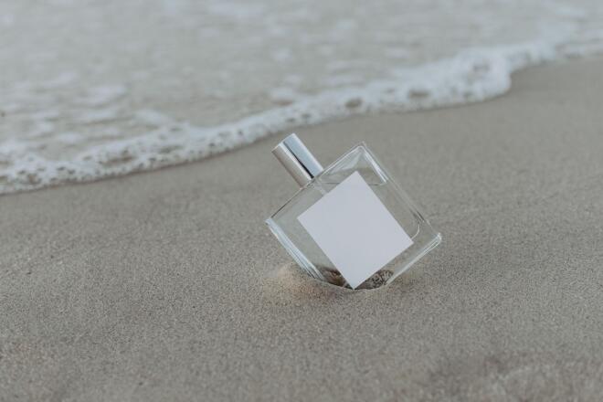 Summer Perfume: τα αρώματα που αξίζουν μια θέση στη βαλίτσα σου
