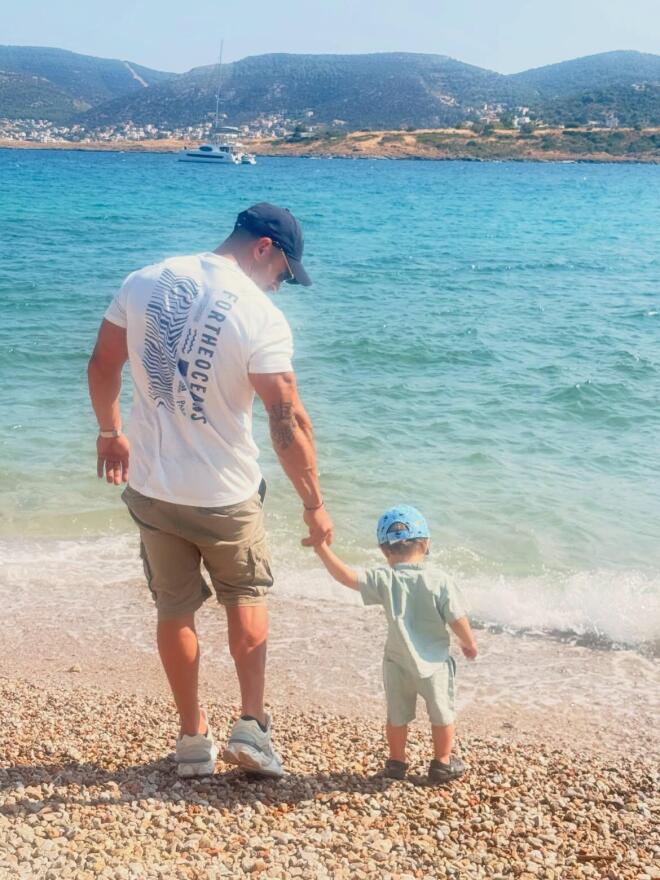 Ανθή Βούλγαρη: Καλοκαιρινές στιγμές με τον σύζυγό της & τον γιο τους