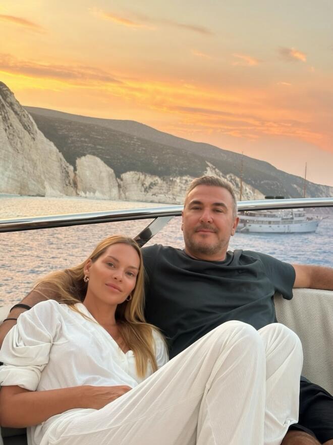 Υβόννη Μπόσνιακ - Αντώνης Ρέμος/ instagram