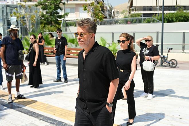 O Xάρης και η Αντελίνα Βαρθακούρη στην κηδεία του Δημήτρη Κόκοτα/ ΙΝΤΙΜΕ Xαλκιόπουλος Νίκος
