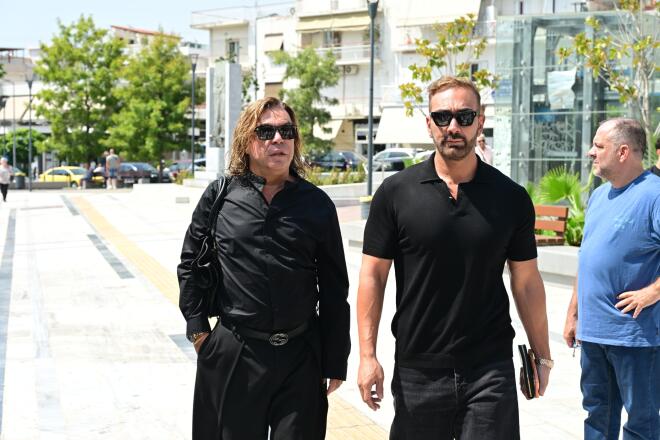 Τρύφωνας Σαμαράς και Νίκος Κοκλώνης στην κηδεία του Δημήτρη Κόκοτα/ ΙΝΤΙΜΕ Xαλκιόπουλος Νίκος