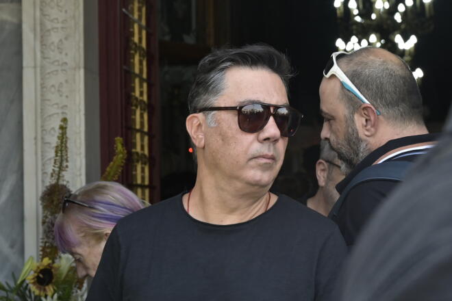 O Γιώργος Θεοφάνους στην κηδεία του Δημήτρη Κόκοτα/ Eurokinissi Μιχάλης Παπανικολάου