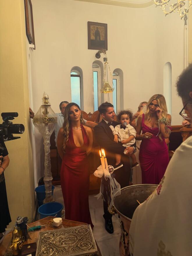Αγγελική Ηλιάδη: Έγινε νονά- Δείτε φωτογραφίες από το μυστήριο