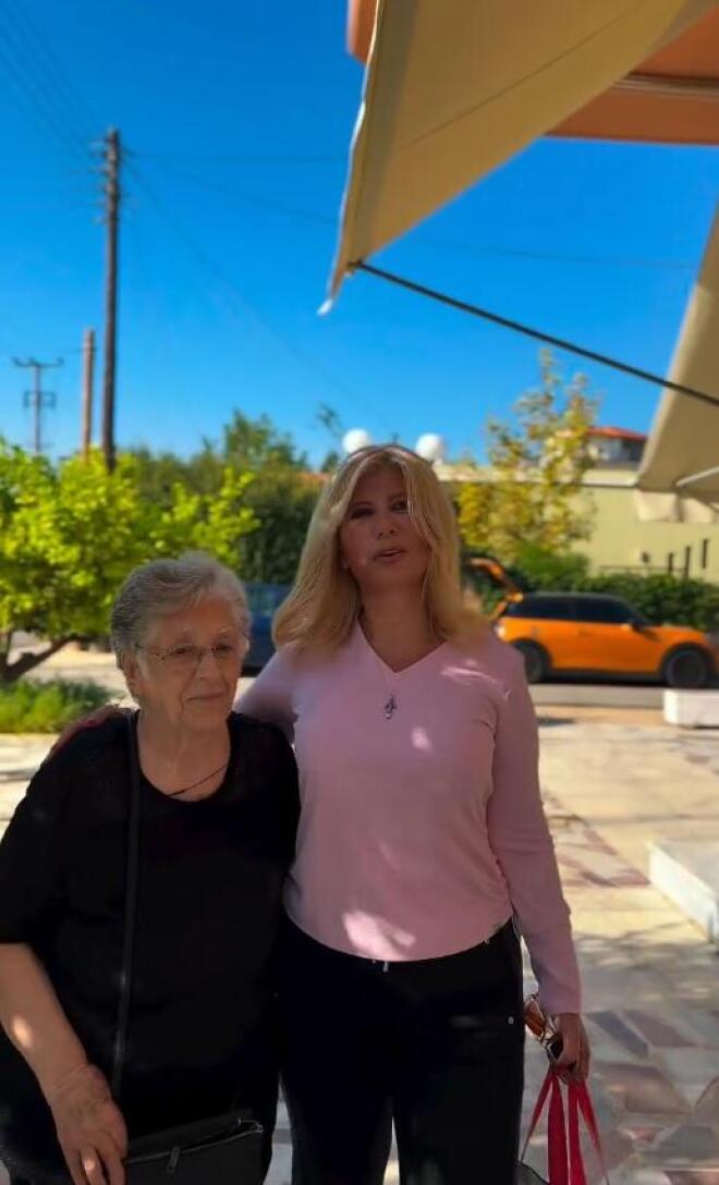 Η Ζήνα Κουτσελίνη στους Αγίους Θεοδώρους