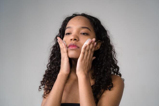 Anti-pollution skincare: Η ασπίδα του δέρματος σου, στην καθημερινή ρύπανση