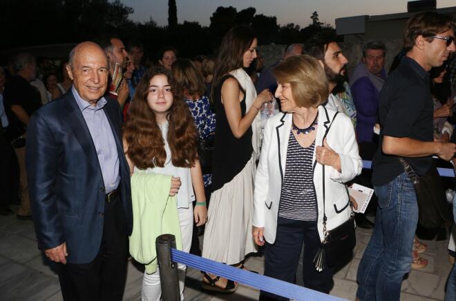 Κώστας & Δάφνη Σημίτη με την εγγονή τους/ NDP