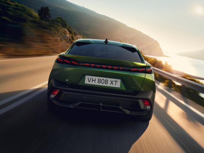 PEUGEOT 408: Σαρώνει στις πωλήσεις