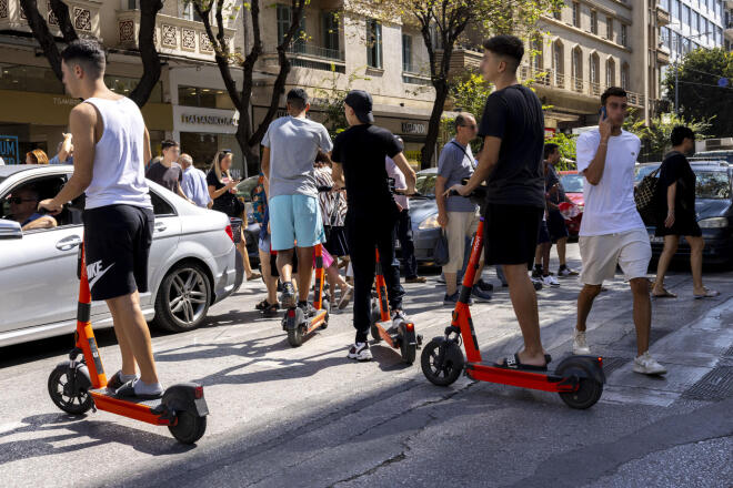 Η Τροχαία ξεκινά νέο σαφάρι ελέγχων για τη χρήση πατινιών μετά τα ατυχήματα με ανήλικους σε Γλυκά Νερά και Τήνο