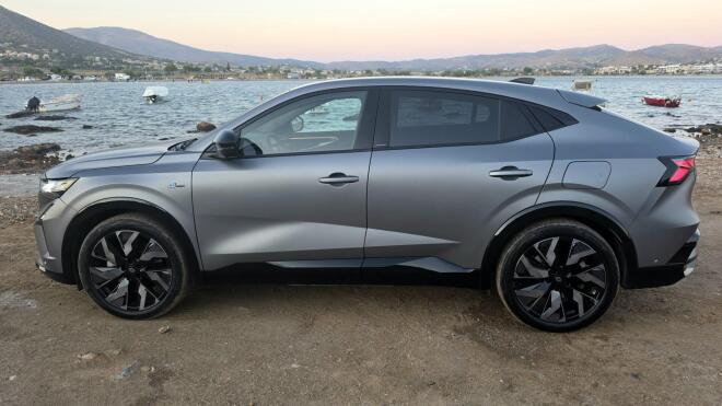 Οδηγούμε το νέο Renault Rafale Hyper Hybrid E-Tech 4x4