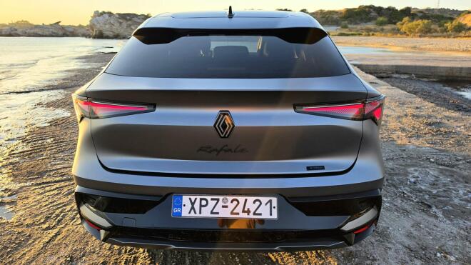 Οδηγούμε το νέο Renault Rafale Hyper Hybrid E-Tech 4x4