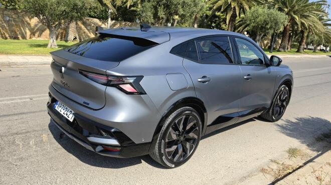 Οδηγούμε το νέο Renault Rafale Hyper Hybrid E-Tech 4x4