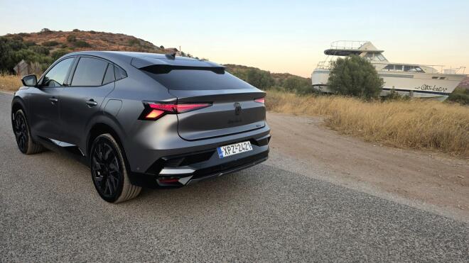 Οδηγούμε το νέο Renault Rafale Hyper Hybrid E-Tech 4x4