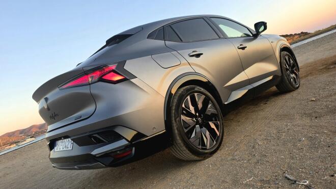 Οδηγούμε το νέο Renault Rafale Hyper Hybrid E-Tech 4x4