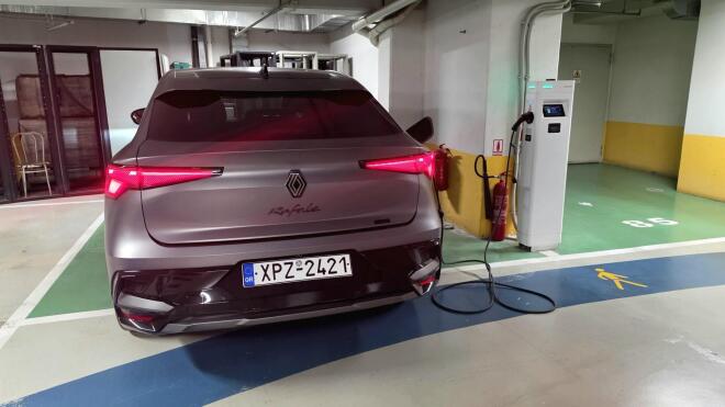 Οδηγούμε το νέο Renault Rafale Hyper Hybrid E-Tech 4x4
