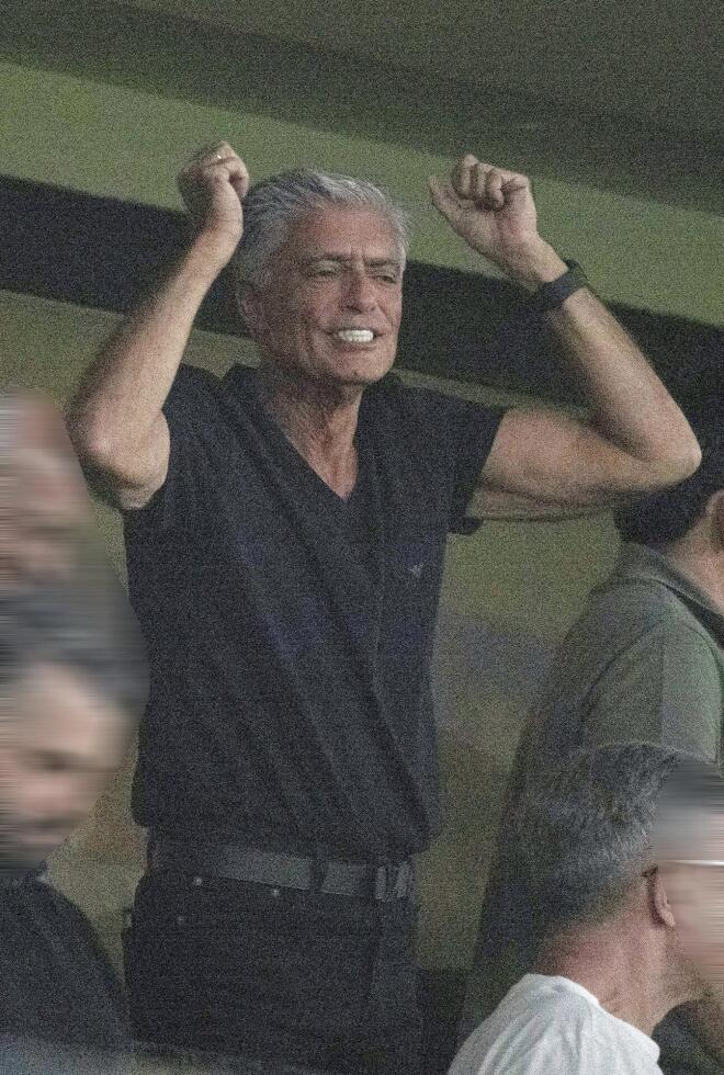 Νίκος Ευαγγελάτος: Έζησε έντονα το 5-0 της ΑΕΚ μαζί με τον γιο του