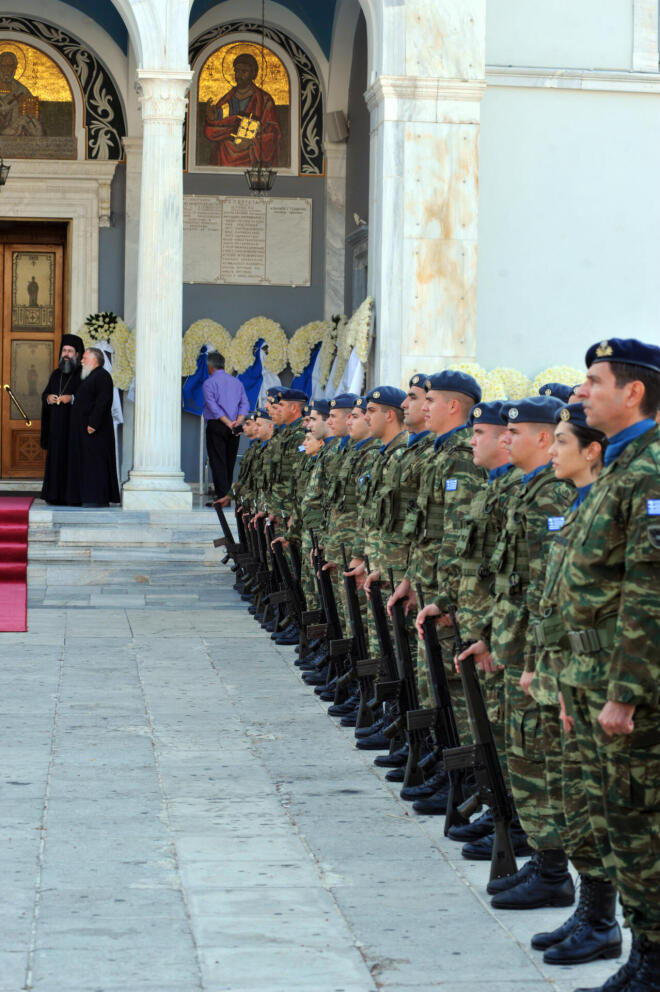 Ένοπλες δυνάμεις στην κηδεία του Ιωάννη Μπλέσια