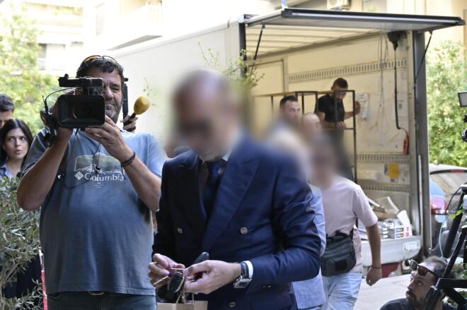 Αυτοψία είναι σε εξέλιξη στο ιατρείο, όπου υπέστη ανακοπή και πέθανε ο Γιώργος Μαζωνάκης