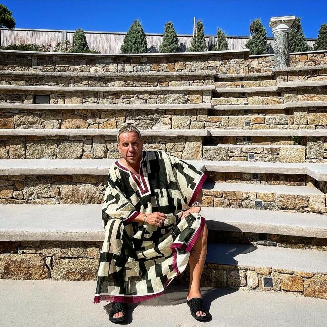Γιώργος Μαζωνάκης: Fashion icon εντός και εκτός σκηνής / Πηγή: Instagram @georgemazonakis