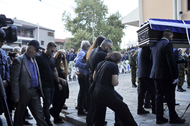 Πτώση Phantom: Σε κλίμα οδύνης η κηδεία του σμηναγού Δημήτρη Πέτρου