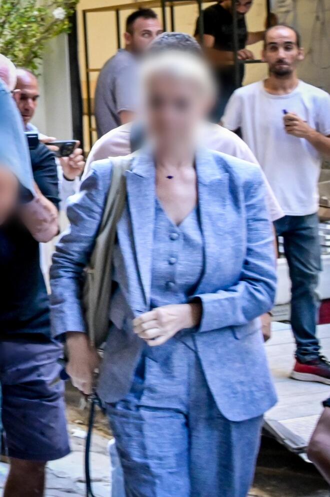 Η γιατρός που έκανε την πλασμαφαίρεση στον Γιώργο Μαζωνάκη θα υποστηρίξει ότι βρισκόταν σε πανικό και γι' αυτό υπέπεσε σε αντιφάσεις