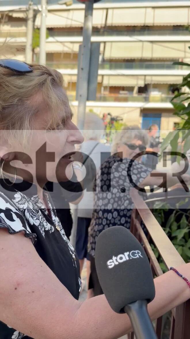 Γιώργος Μαζωνάκης: 9 ώρες αναμονή για ένα τελευταίο «αντίο»