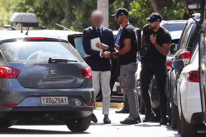 Ο γιατρός και ιδιοκτήτης της κλινικής στο Κολωνάκι