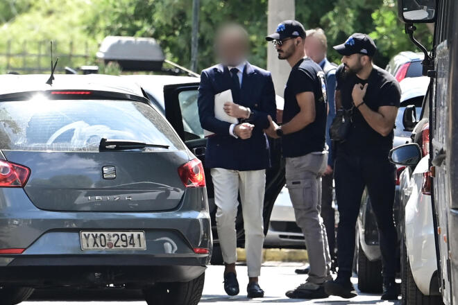 Στο μικροσκόπιο και το κινητό της γιατρού που έκανε την πλασμαφαίρεση στον Γιώργο Μαζωνάκη