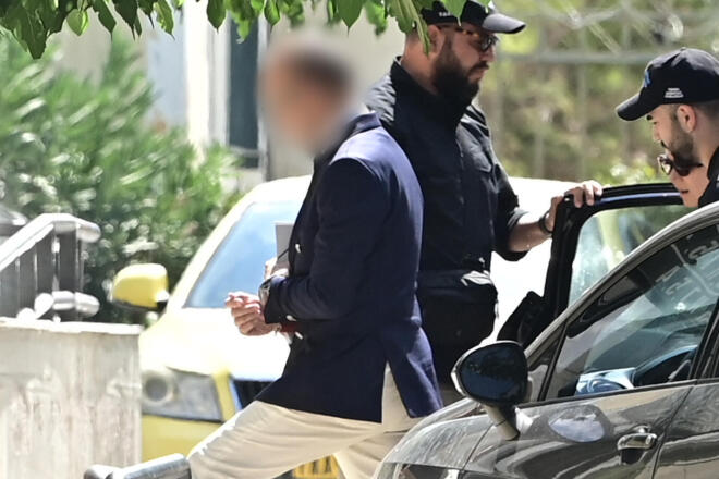 Κατά την απολογία του ο γιατρός φέρεται να απείλησε τον εισαγγελέα ότι αν τον προφυλακίσει θα κάνει απεργία πείνας