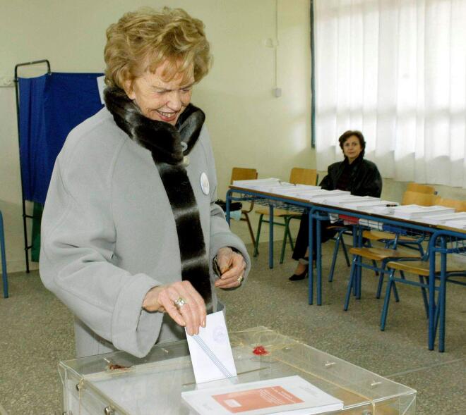 Η Μαργαρίτα Παπανδρέου ψηφίζει εκλογές