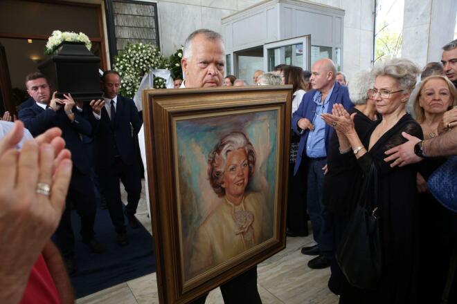 Η πολιτική κηδεία της Μαργαρίτας Παπανδρέου στο Α΄Νεκροταφείο