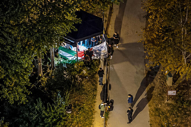 Ο 27χρονος φέρεται να ομολόγησε ότι καβγάδισαν, θόλωσε και τη μαχαίρωσε στον λαιμό