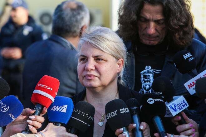 Δίκη Τέμπη: «Η κόρη μου πέθανε αβοήθητη σε ένα βαγόνι»