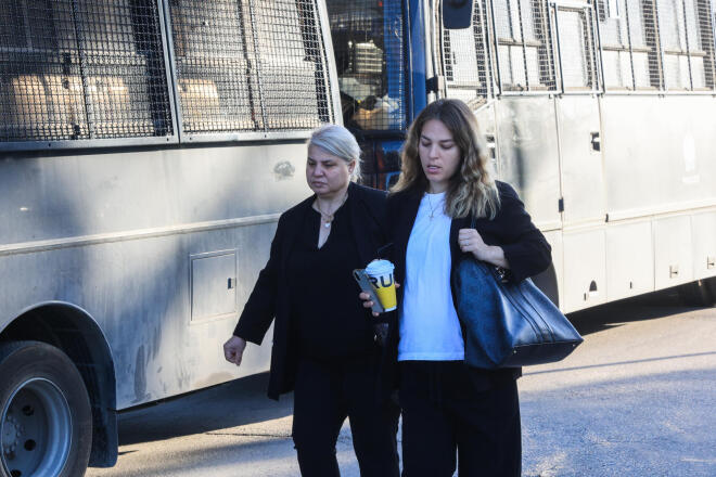 Δίκη Τέμπη: «Η κόρη μου πέθανε αβοήθητη σε ένα βαγόνι»