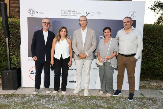 Η Renault αγκαλιάζει την τέχνη