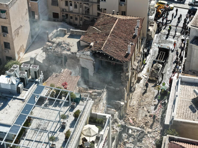 Πλάκα: Πληροφορίες για 5 αγνοούμενoυς - Αγωνιώδεις έρευνες στα συντρίμμια
