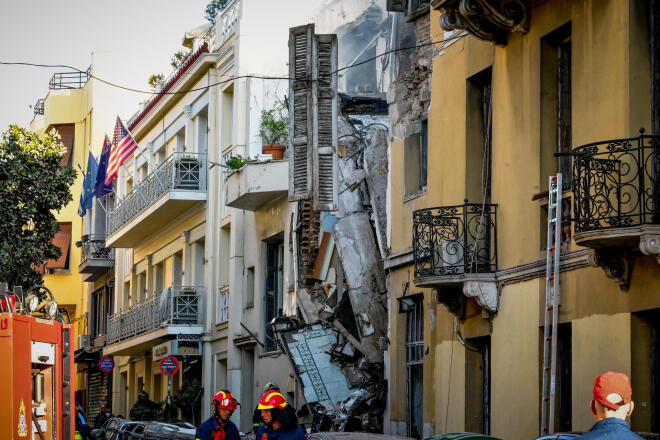 Πλάκα: Πληροφορίες για 5 αγνοούμενoυς - Αγωνιώδεις έρευνες στα συντρίμμια