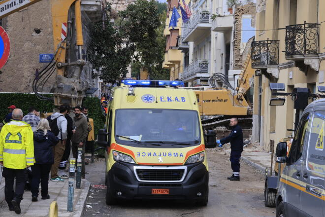 Πλάκα: Εντοπίστηκε και δεύτερη σορός γυναίκας στα συντρίμμια