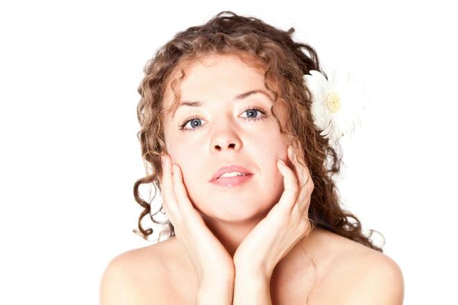 Laser facial: Η θεραπεία προσώπου που αλλάζει την εικόνα της επιδεμίδας