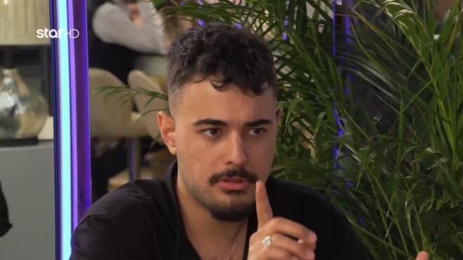 First Dates: Όταν η Πόπη αποκάλυψε τα 10 piercings της στον Γιάννη