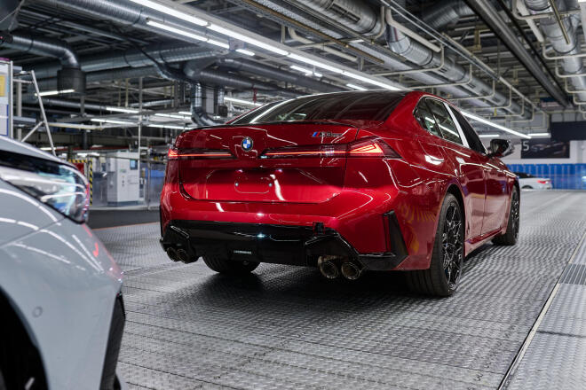 BMW Σειρά 3: Επένδυση δύο δισεκατομμυρίων ευρώ