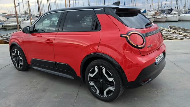 Οδηγούμε το νέο Nissan Micra 52 kWh 150 PS