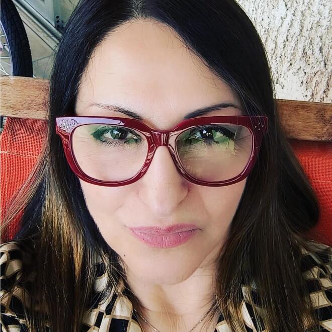 Άντζυ Σαμίου: «Απέρριψα τον κόσμο του τραγουδιού, είμαι 66 ετών»