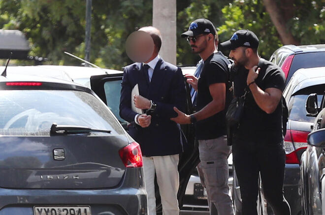 Ο γιατρός παίρνει οριστικά απόσταση από τη σύζυγό του με το νέο αίτημα που κατέθεσε