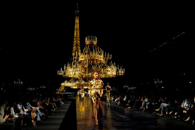Paris Fashion Week 2026: Εκεί όπου η λέξη «σικ» δεν αποτελεί ποτέ κλισέ
