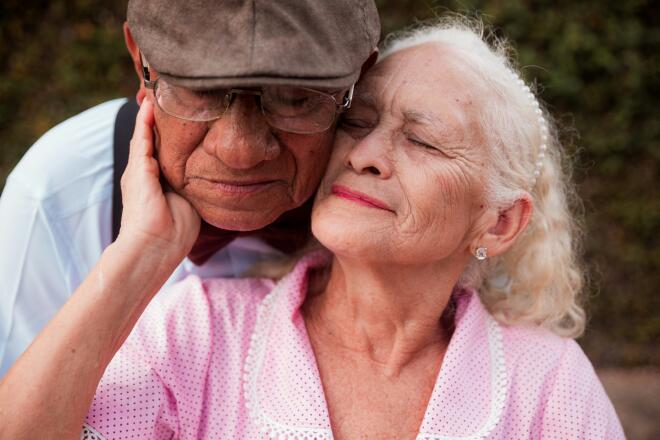 Η Πανελλήνια Ομοσπονδία Νόσου Alzheimer και Συναφών Διαταραχών ζητά, μέσω ψηφίσματός της, τη δωρεάν διενέργεια των νέων διαγνωστικών εξετάσεων / Φωτογραφία: Unsplash.com