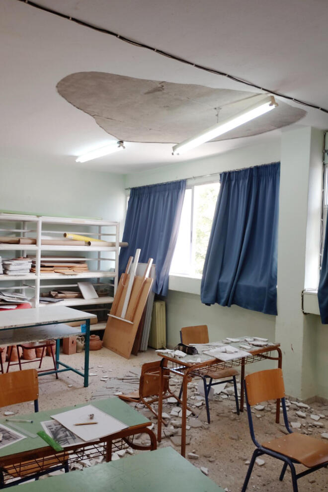 Θεσσαλονίκη: Έπεσε σοβάς από οροφή τάξης σε 14χρονο μαθητή