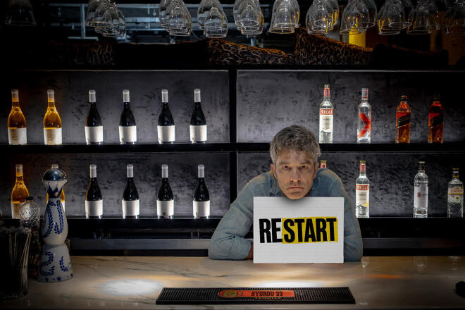 RESTART - Μια κωμωδία για όσα δεν τολμήσαμε… στο θέατρο SYGGROU 33
